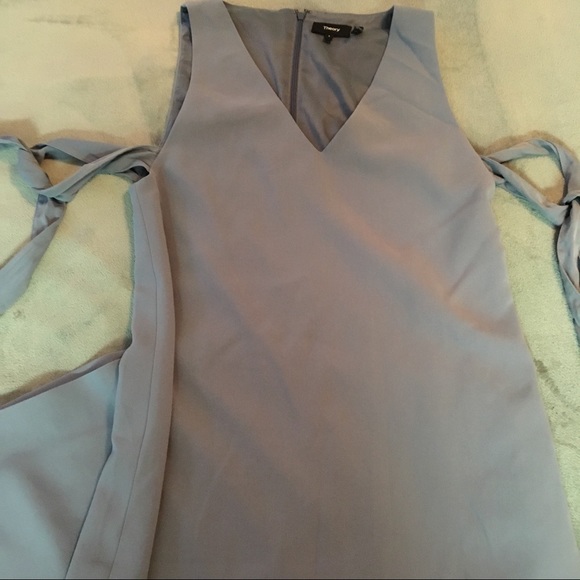 Theory Dresses & Skirts - Beautiful Theory midi dress with tie sleeves